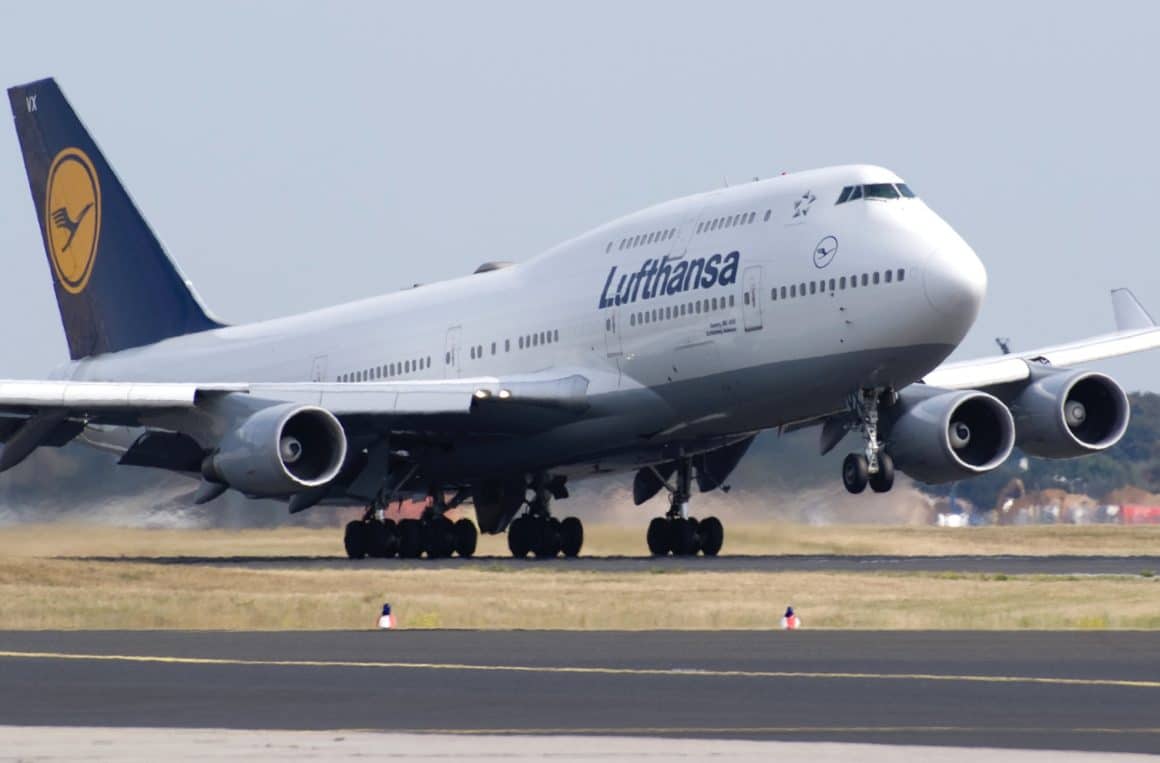 Име:  747_take_off.jpeg
Разглеждания: 2435
Размер:  45,2 КБ