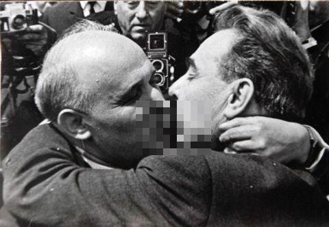 Име:  tato.jpg
Разглеждания: 511
Размер:  49,1 КБ